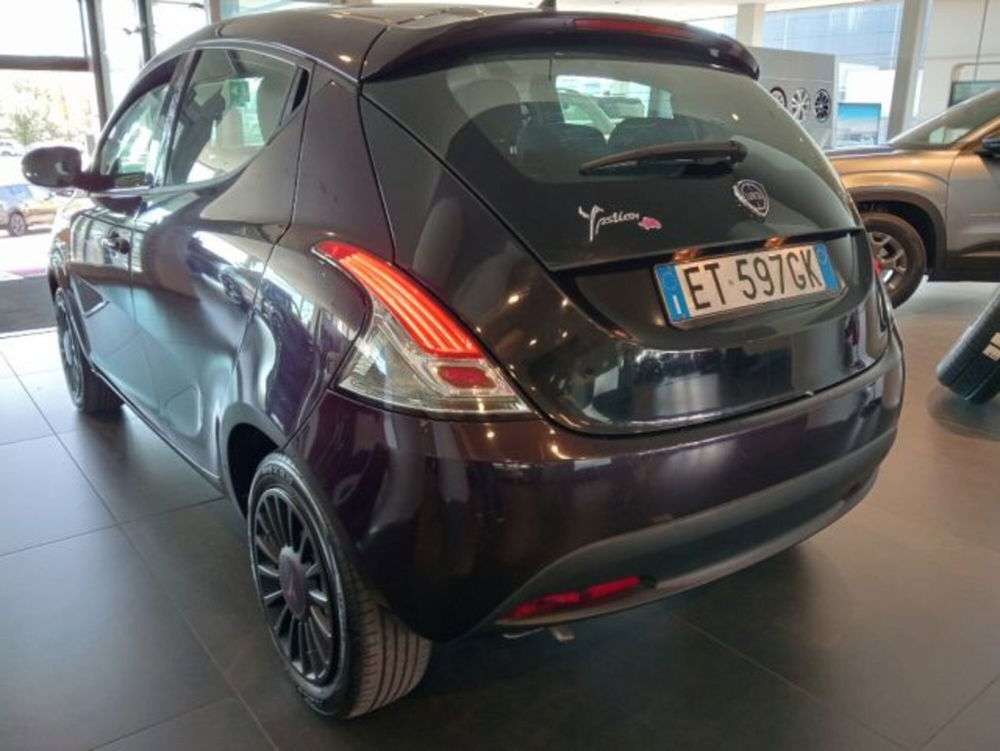 Lancia Ypsilon usata a Modena (5)