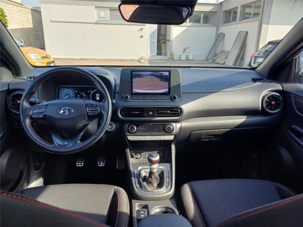 Hyundai Kona usata a Bari (13)