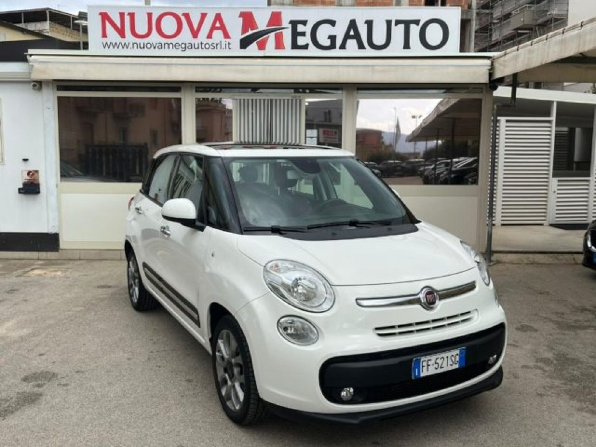 Fiat 500L 1.6 Multijet 120 CV Lounge  del 2016 usata a Alcamo