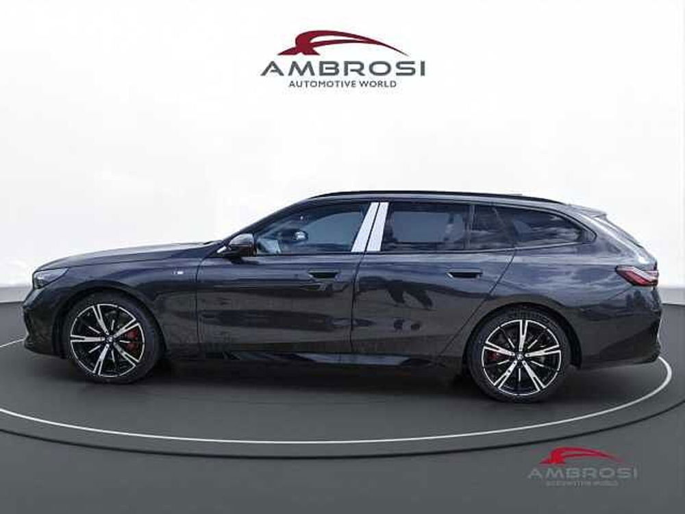 BMW Serie 5 Touring nuova a Viterbo (6)