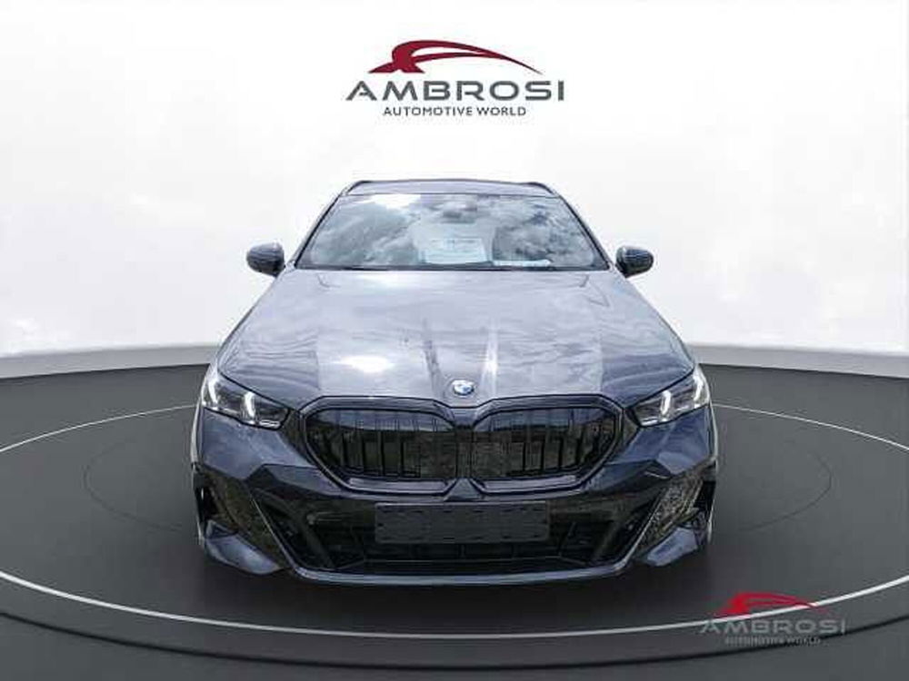 BMW Serie 5 Touring nuova a Viterbo (7)