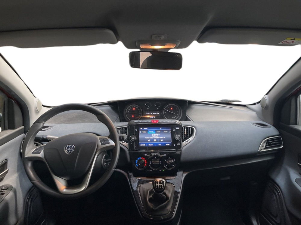 Lancia Ypsilon usata a Torino (9)