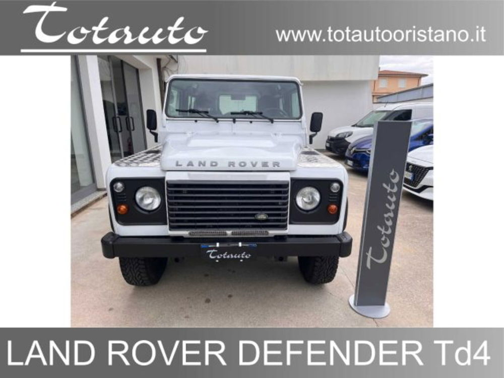 Land Rover Defender usata a Oristano