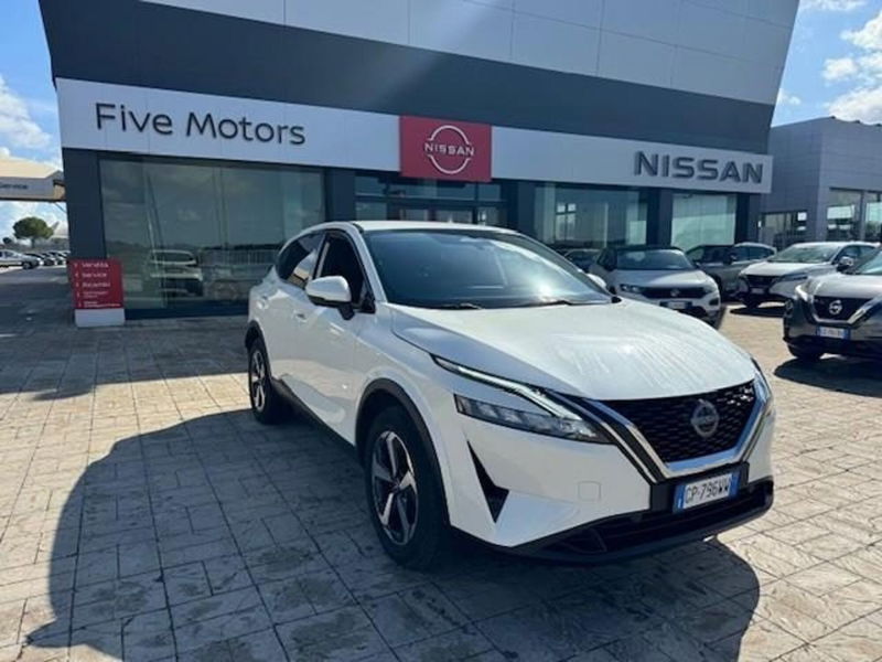 Nissan Qashqai 1.3 mhev Tekna 2wd 140cv del 2023 usata a Brindisi