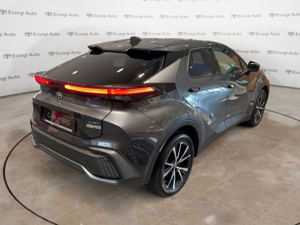 Toyota Toyota C-HR nuova a Vercelli (15)