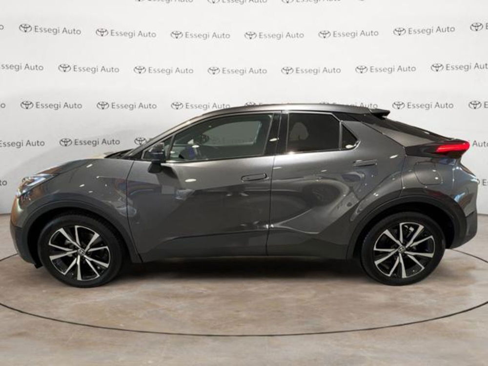 Toyota Toyota C-HR nuova a Vercelli (2)