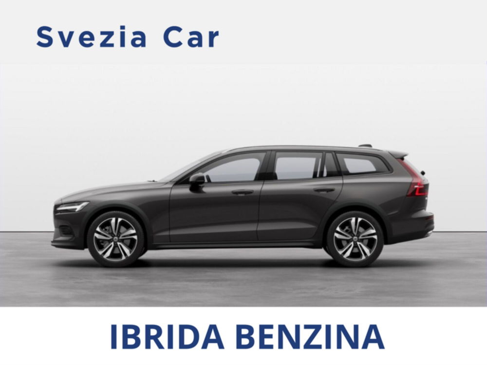 Volvo V60 Cross Country nuova a Milano (2)