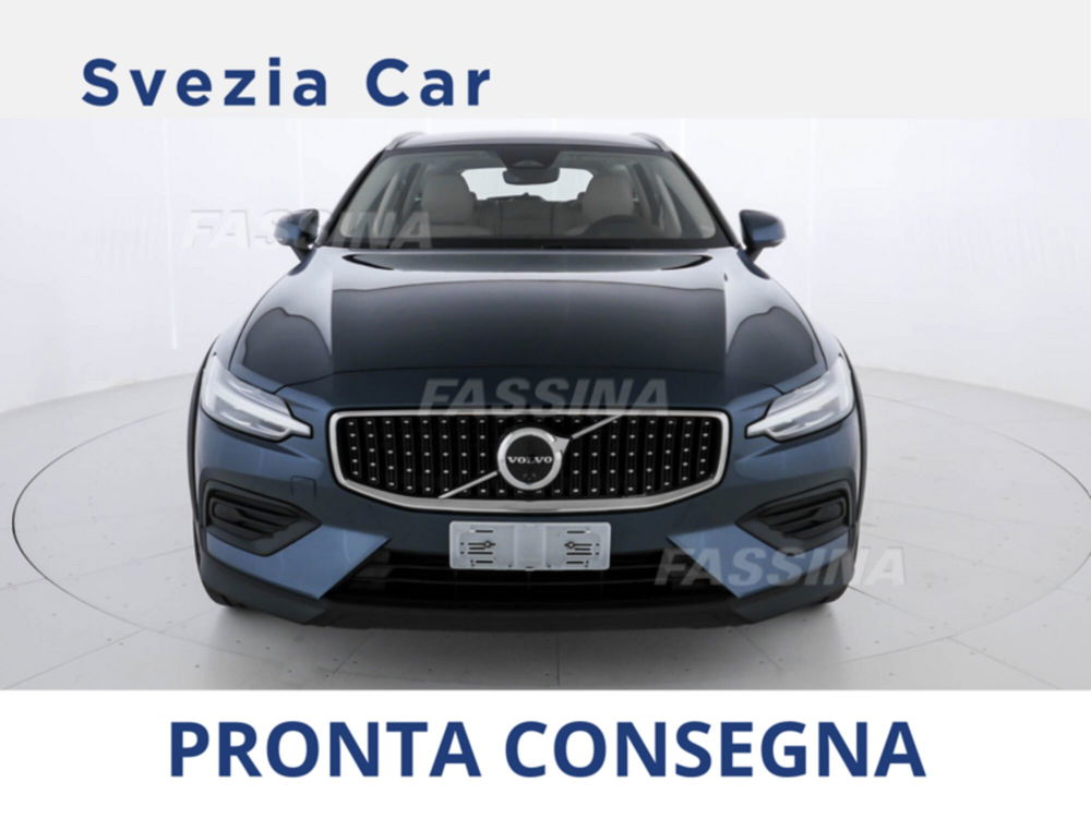 Volvo V60 Cross Country nuova a Milano (5)