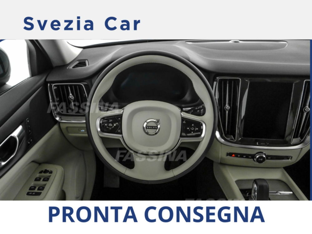 Volvo V60 Cross Country nuova a Milano (8)