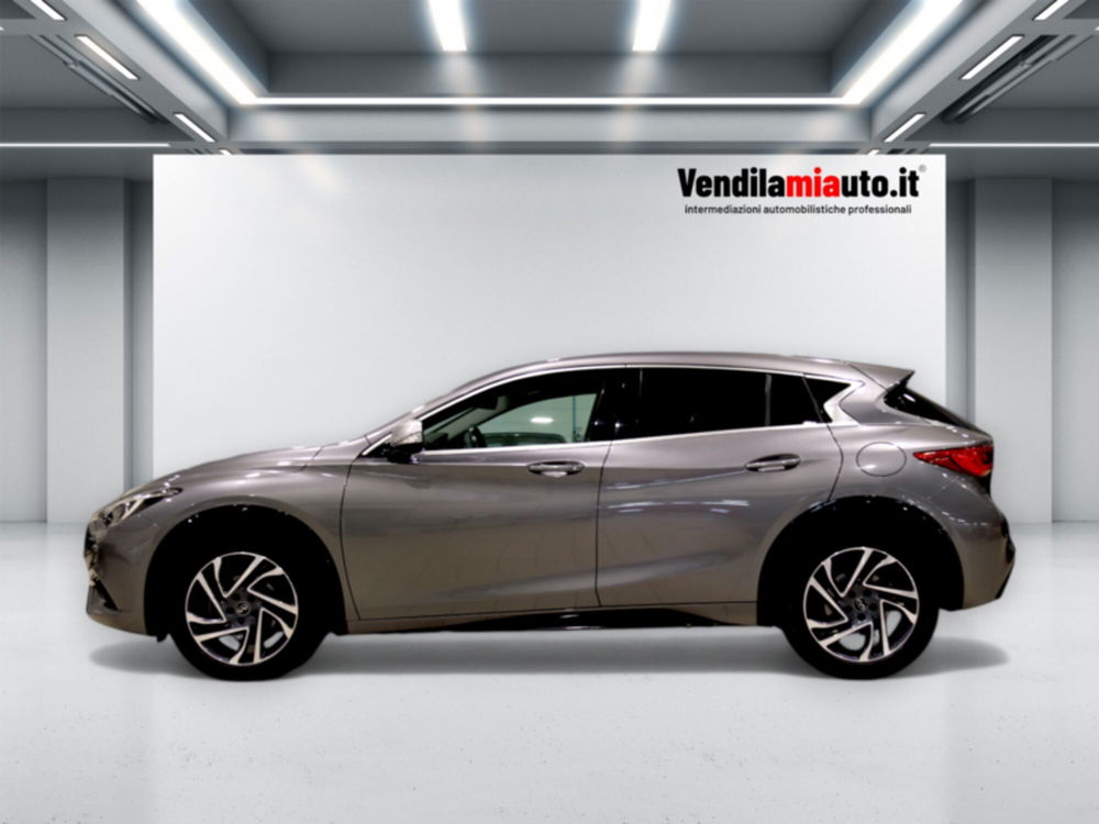 Infiniti Q30 usata a Milano (11)