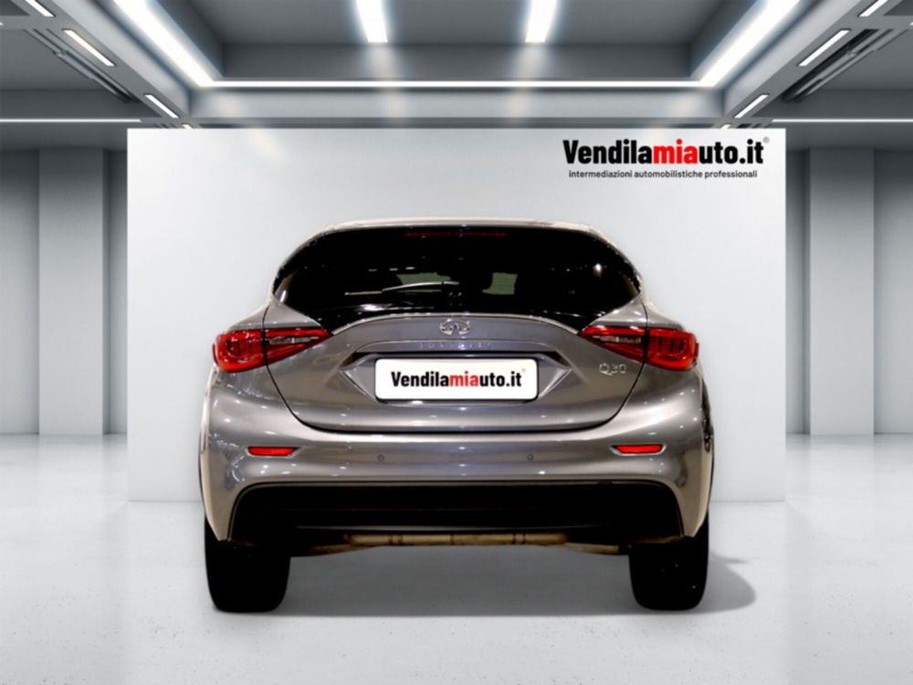 Infiniti Q30 usata a Milano (13)