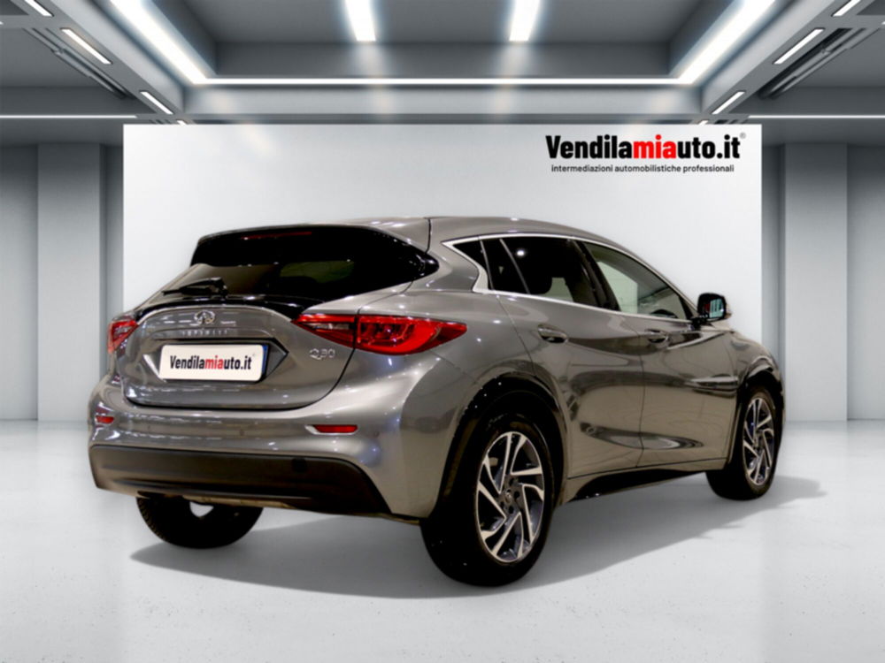 Infiniti Q30 usata a Milano (15)