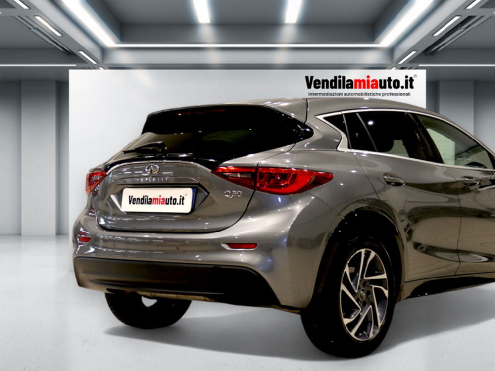 Infiniti Q30 usata a Milano (16)