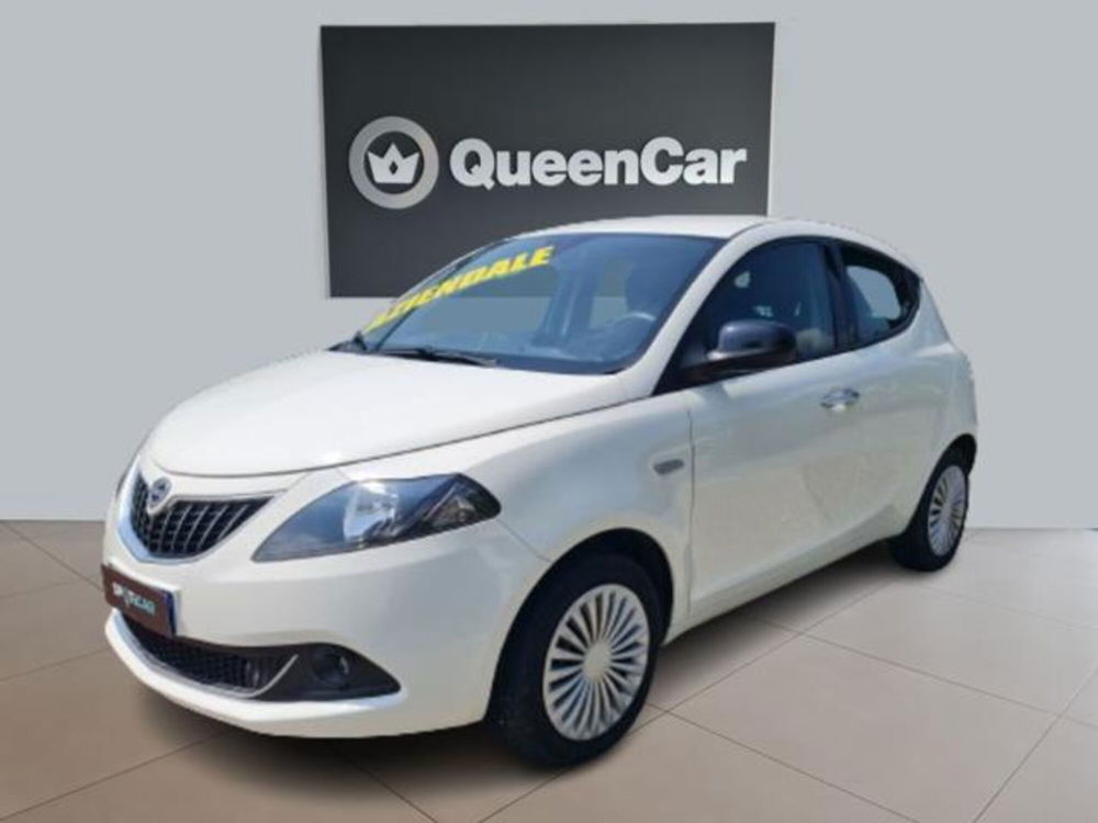 Lancia Ypsilon usata a Torino (19)