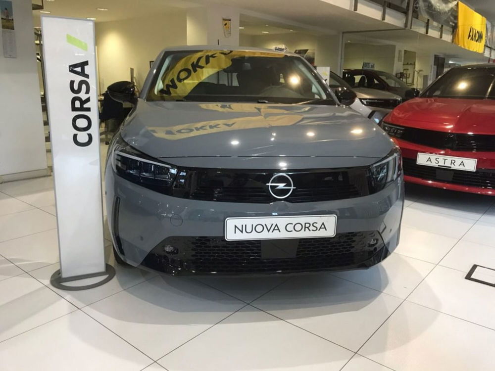 Opel Corsa-e nuova a Milano (9)