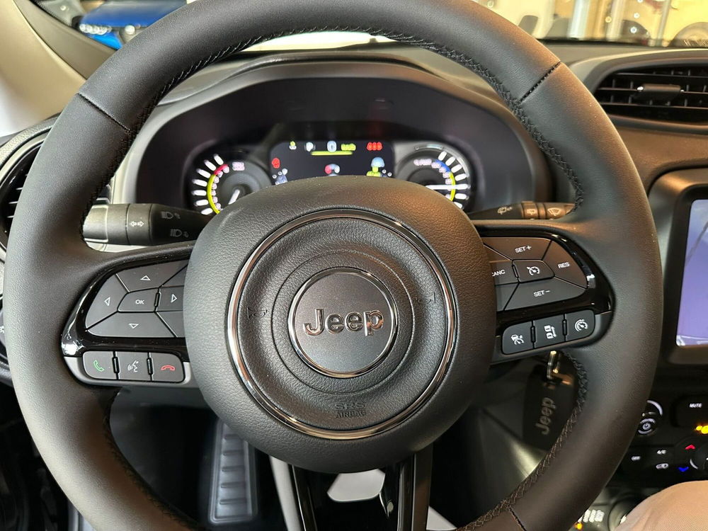 Jeep Renegade nuova a Arezzo (9)