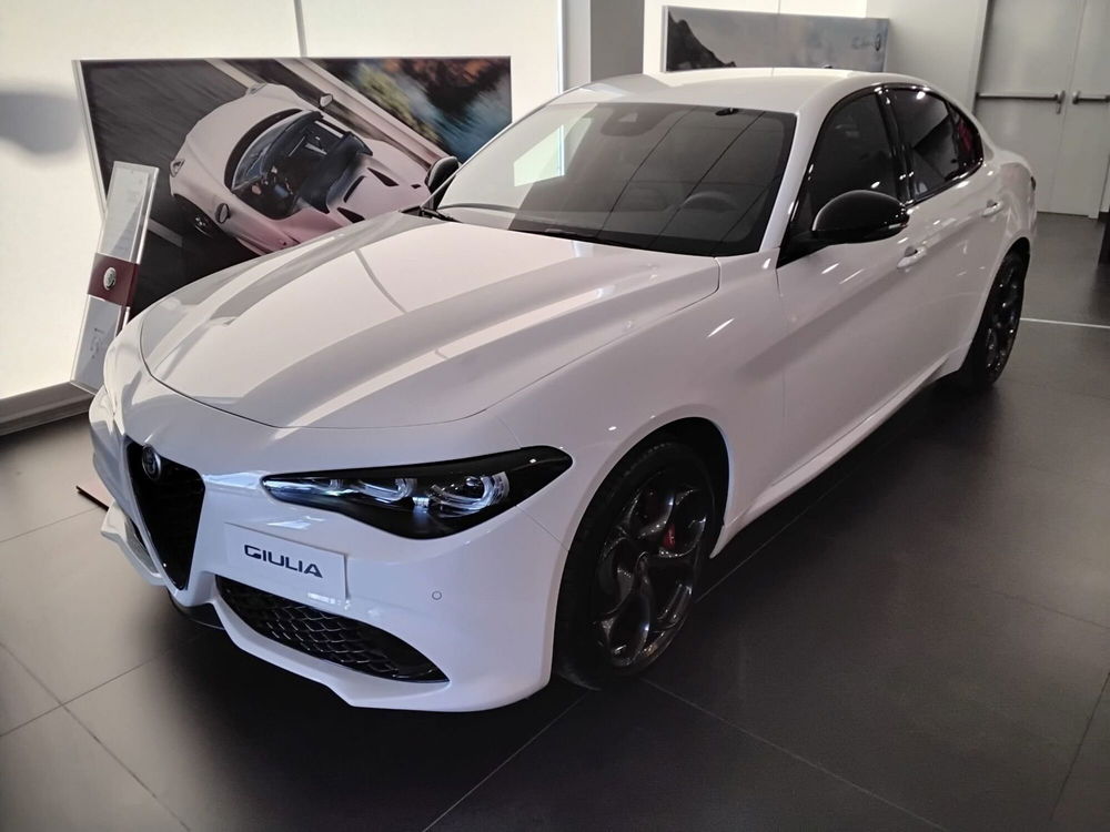 Alfa Romeo Giulia nuova a Arezzo (2)