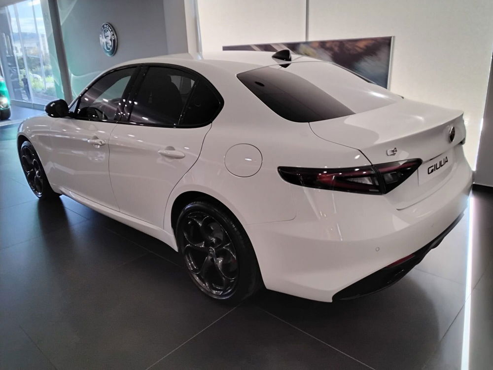 Alfa Romeo Giulia nuova a Arezzo (6)