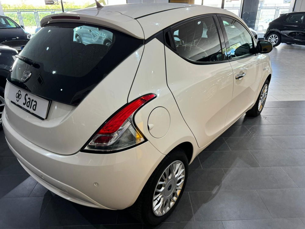 Lancia Ypsilon usata a Benevento (4)