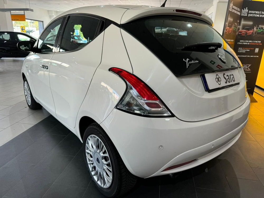 Lancia Ypsilon usata a Benevento (5)