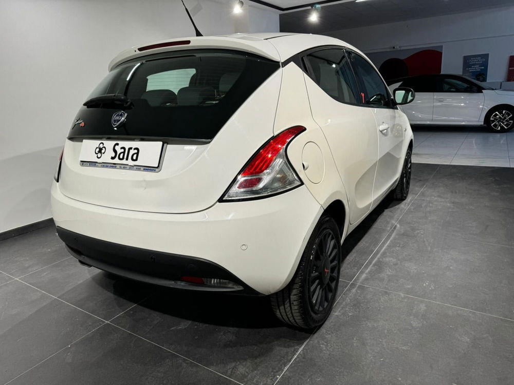 Lancia Ypsilon usata a Benevento (3)