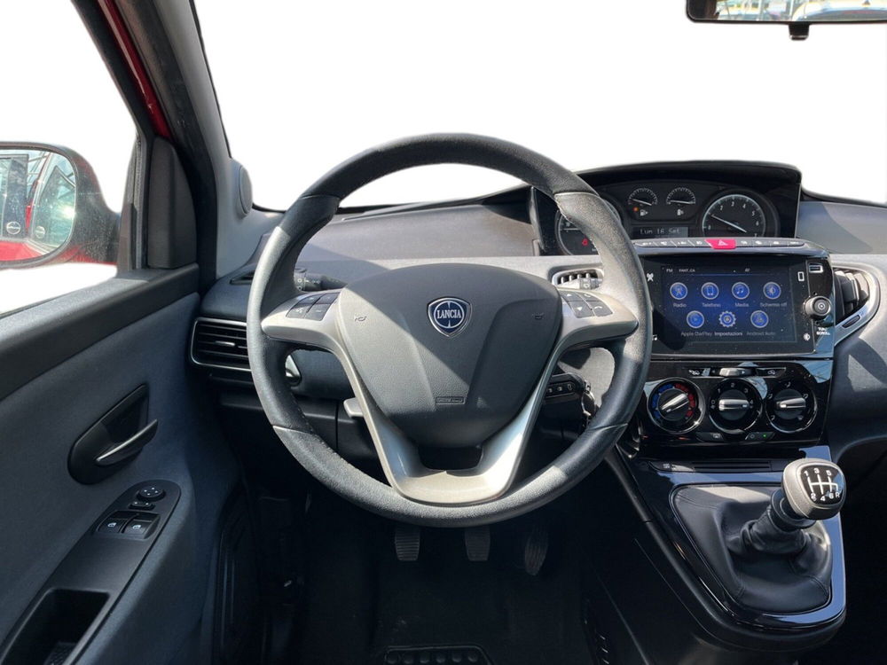 Lancia Ypsilon usata a Torino (12)