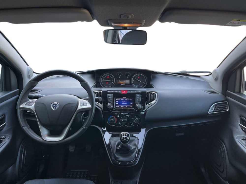 Lancia Ypsilon usata a Torino (11)