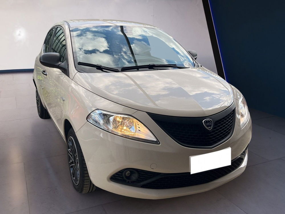 Lancia Ypsilon usata a Torino (4)