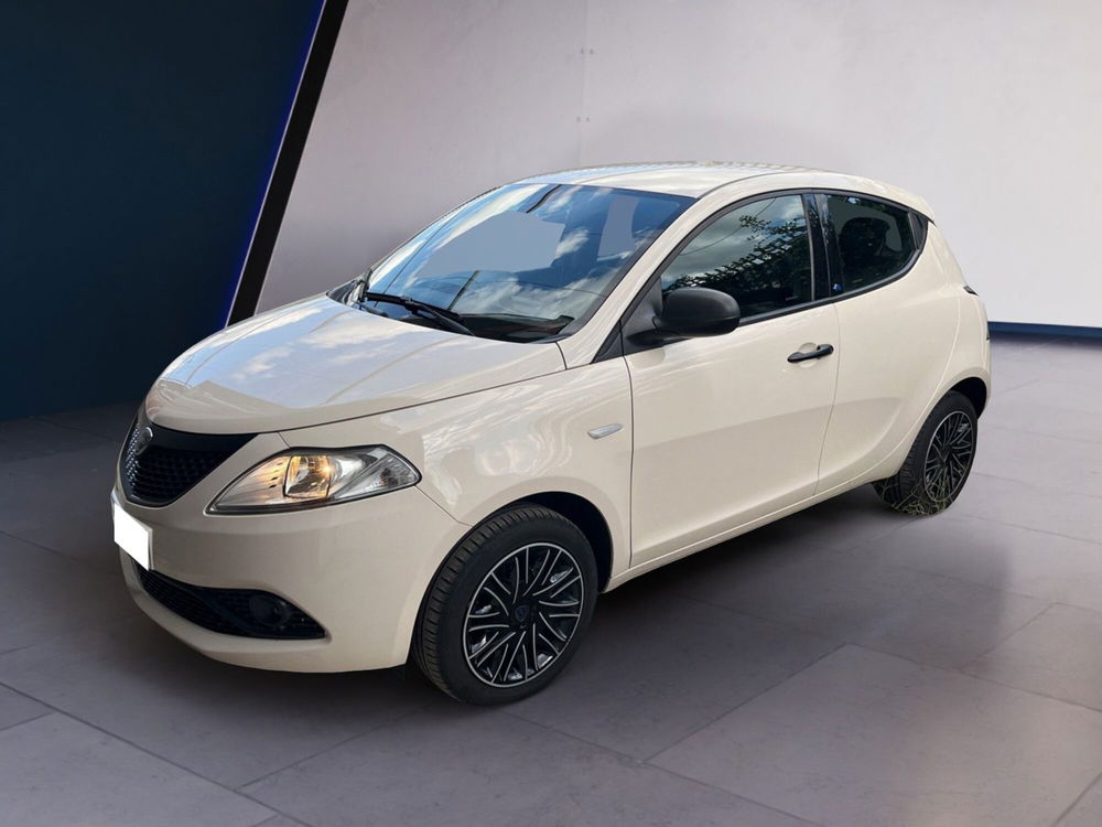 Lancia Ypsilon usata a Torino (5)