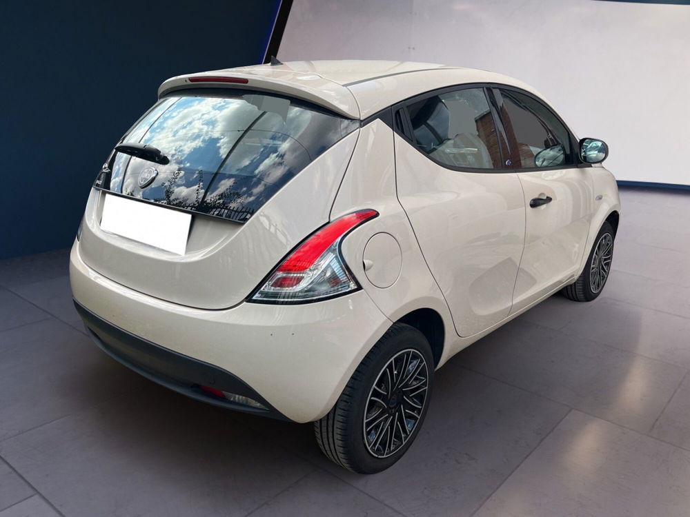 Lancia Ypsilon usata a Torino (7)