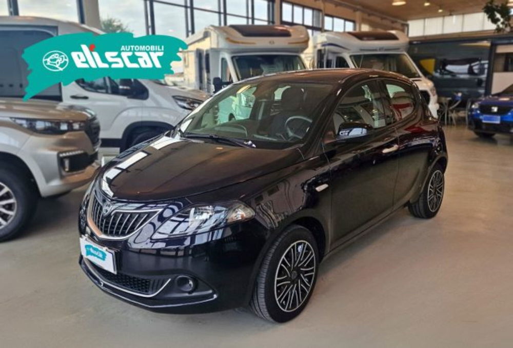 Lancia Ypsilon usata a Verona (2)