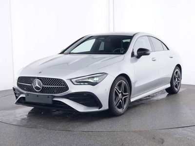 Mercedes-Benz CLA Shooting Brake 200 AMG Line Premium Plus auto del 2023 usata a Magenta