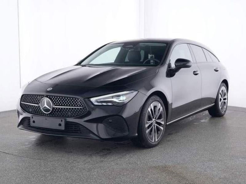 Mercedes-Benz CLA Shooting Brake 180 Advanced auto del 2023 usata a Magenta