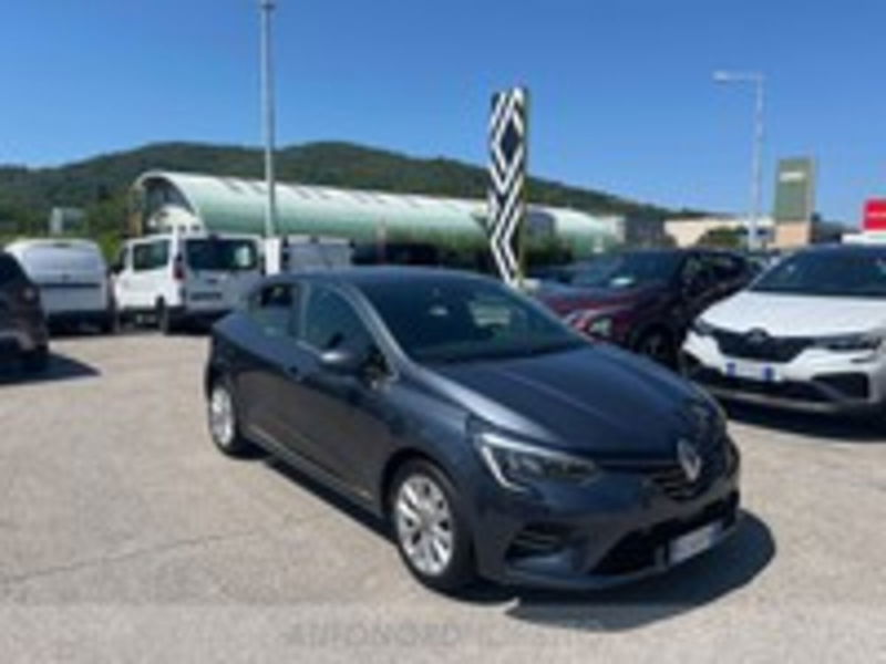 Renault Clio TCe 90 CV 5 porte Intens  del 2021 usata a Pordenone