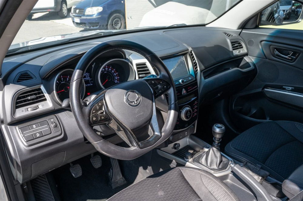 Ssangyong Tivoli usata a Torino (12)