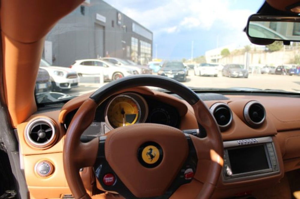 Ferrari California Spider usata a Lecce (14)