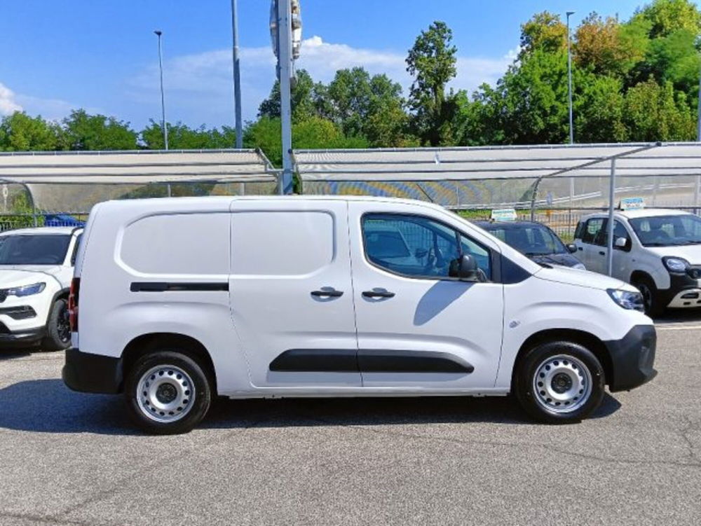 Peugeot Partner Furgone nuova a Brescia (4)