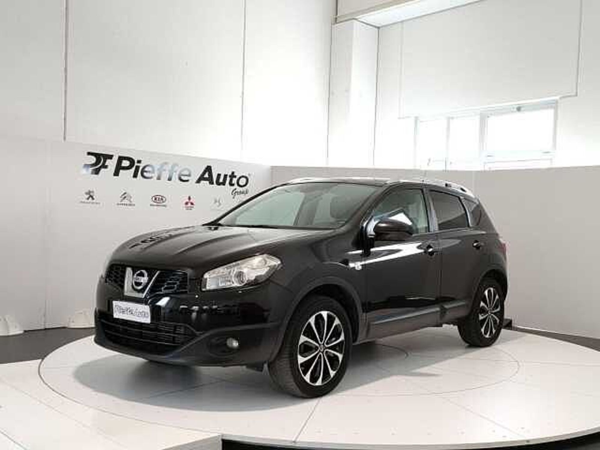 Nissan Qashqai 1.6 dCi DPF n-tec  del 2012 usata a Teramo