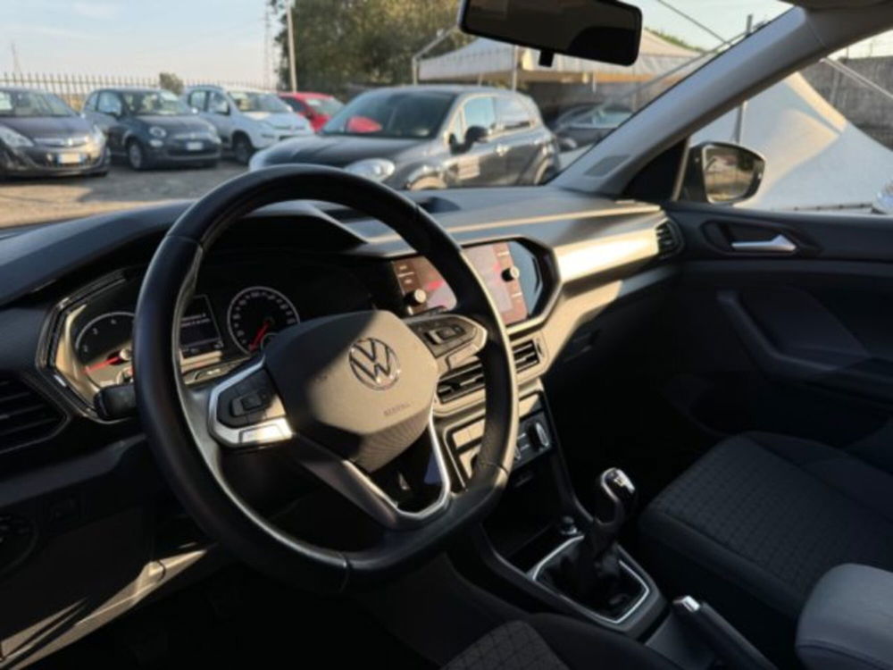 Volkswagen T-Cross usata a Milano (8)