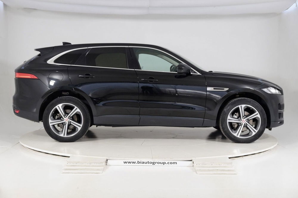 Jaguar F-Pace usata a Torino (5)