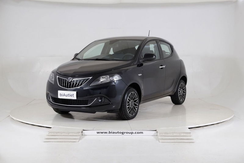 Lancia Ypsilon 1.0 FireFly 5 porte S&amp;S Hybrid Ecochic A. Ferretti nuova a Settimo Torinese