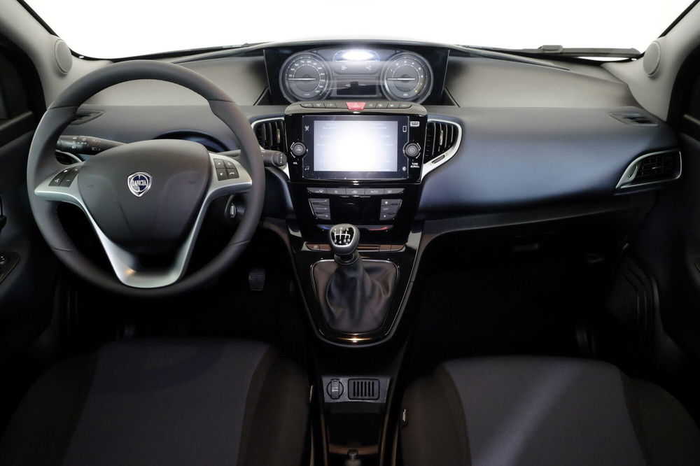 Lancia Ypsilon nuova a Torino (8)