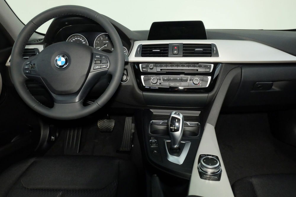 BMW Serie 3 Touring usata a Torino (9)