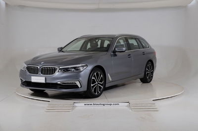 BMW Serie 5 Touring 520d  Luxury  del 2020 usata a Settimo Torinese