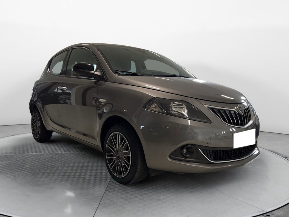 Lancia Ypsilon usata a Pisa