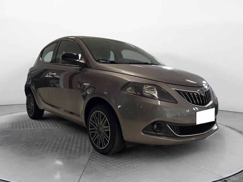 Lancia Ypsilon 1.0 FireFly 5 porte S&amp;S Hybrid Gold Plus del 2022 usata a Ponsacco