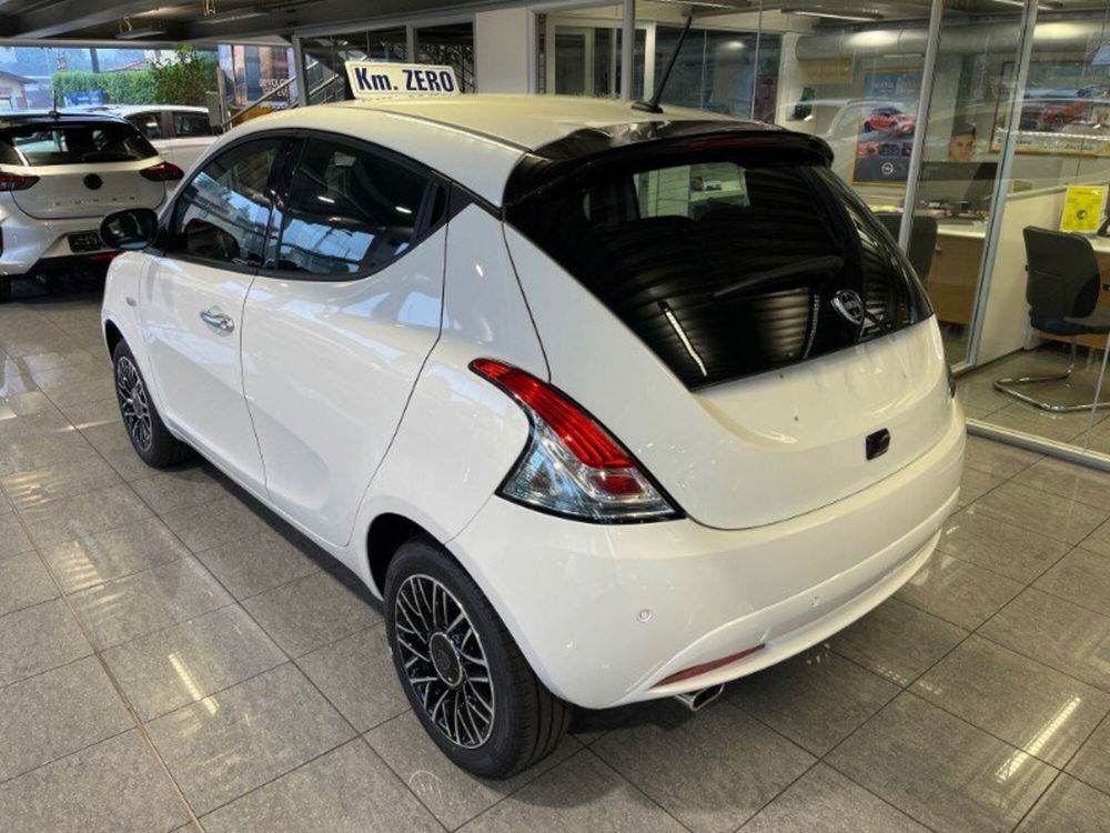 Lancia Ypsilon nuova a Lecco (6)