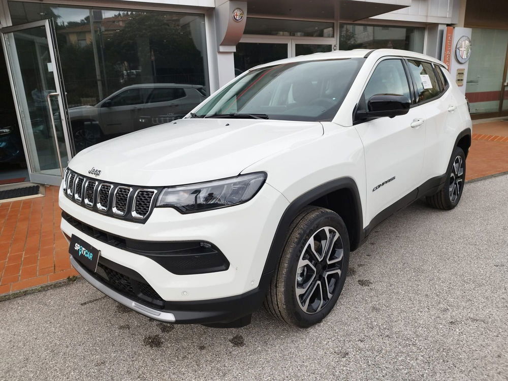 Jeep Compass nuova a Arezzo (3)