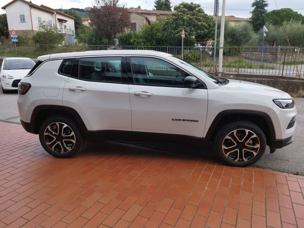 Jeep Compass nuova a Arezzo (4)