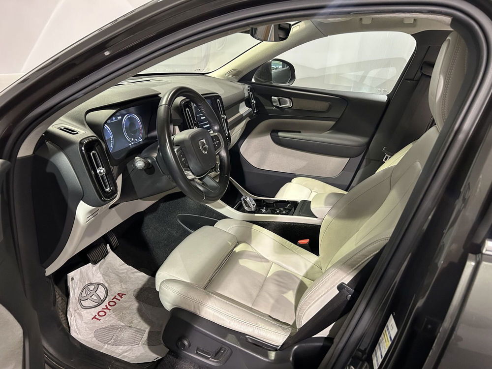 Volvo XC40 usata a Milano (10)